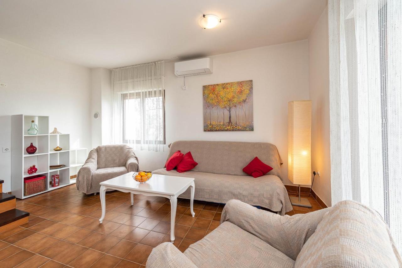 Beachfront apartment Lostura Turanj Extérieur photo